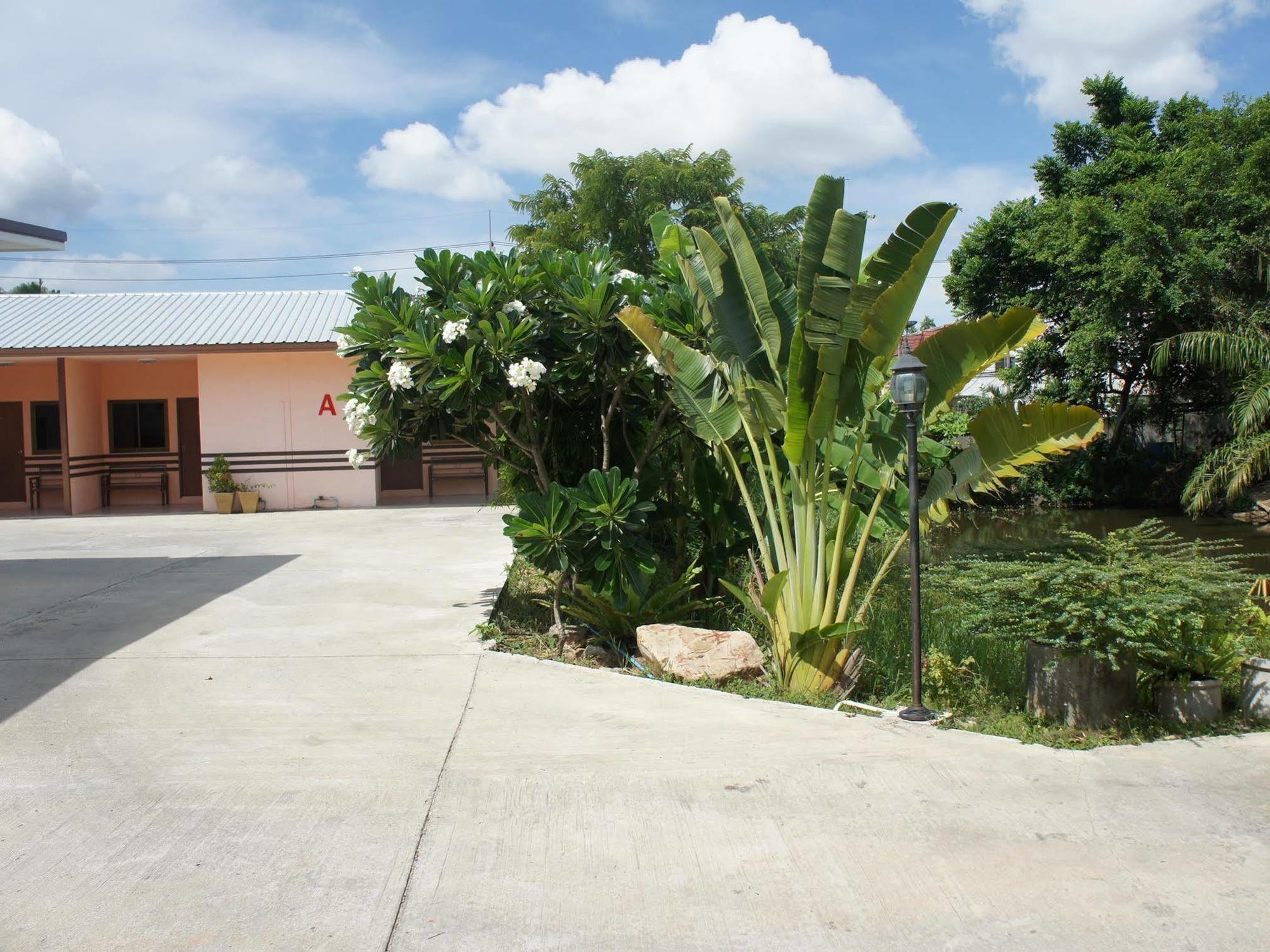Kantana Apartment Hat Yai Esterno foto