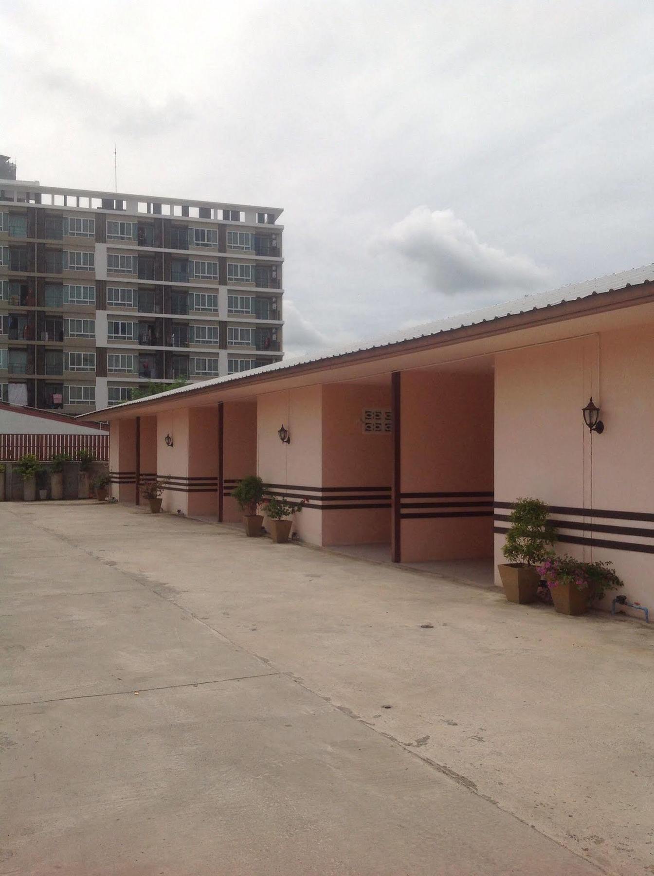 Kantana Apartment Hat Yai Esterno foto
